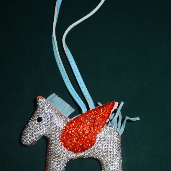 Bling Phony Charms - Picture 14 of 16